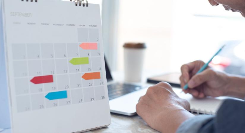 Jöhetnek a hosszú hétvégék: így alakul 2026 naptára – szabadságtervezők, figyelem!