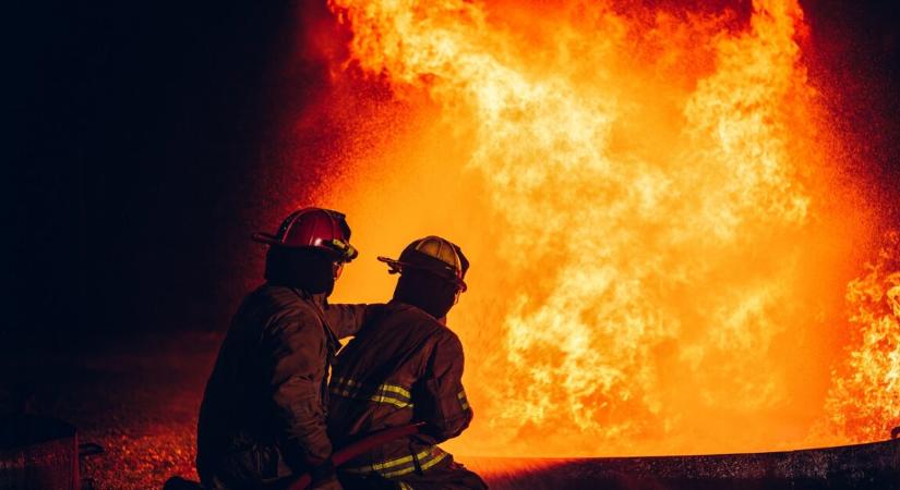 240 riasztás szilveszter éjjel – így dolgoztak a tűzoltók