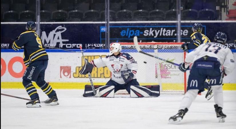 A válogatott csatárból hátvédet faragtak a svédeknél (videóval)