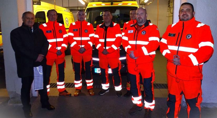 Ők dolgoztak, míg mások ünnepeltek – Idén sem maradt el a köszöntés a zalai városban