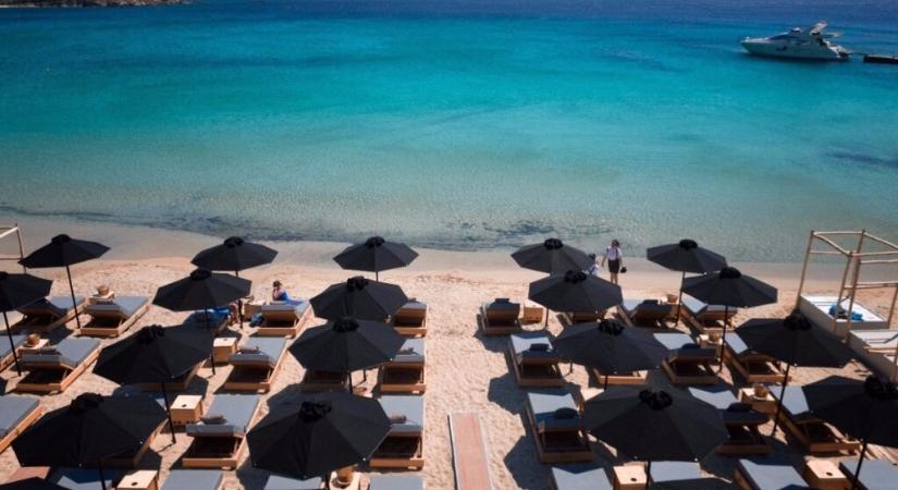 Felháborodott turisták: Egy liter sör száz, két pohár pezsgő százharminchat euró