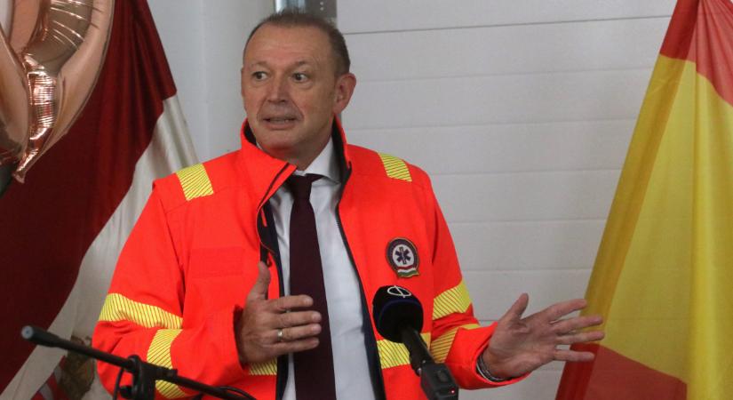 Győrfi Pál: 3823 esethez vonultak a mentők szilveszterkor