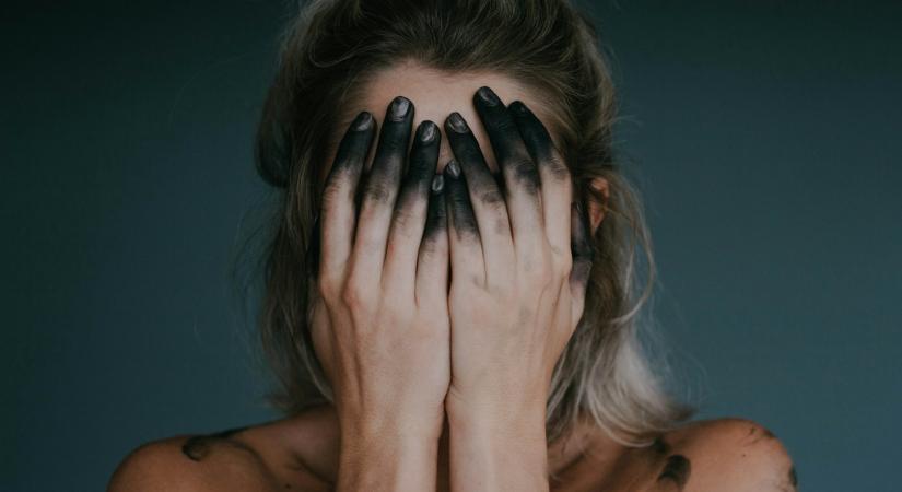 Melyik testrészeden szoktad érezni az aggódást, a haragot? – Ilyen fizikai formában jelennek meg az egyes érzelmek