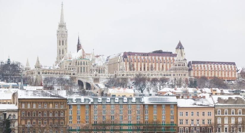 Fordulatot hoz az időjárás, úton lehet a következő havazás