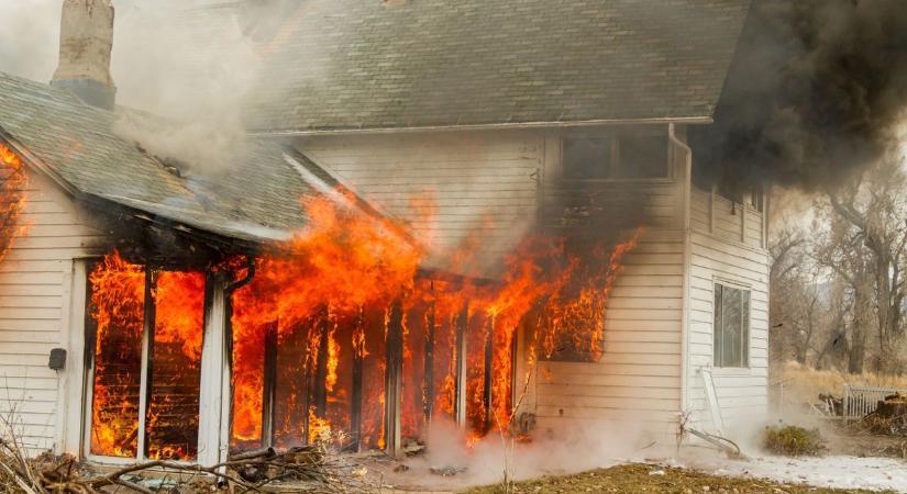 240 tűzoltói beavatkozásra volt szükség szilveszterkor