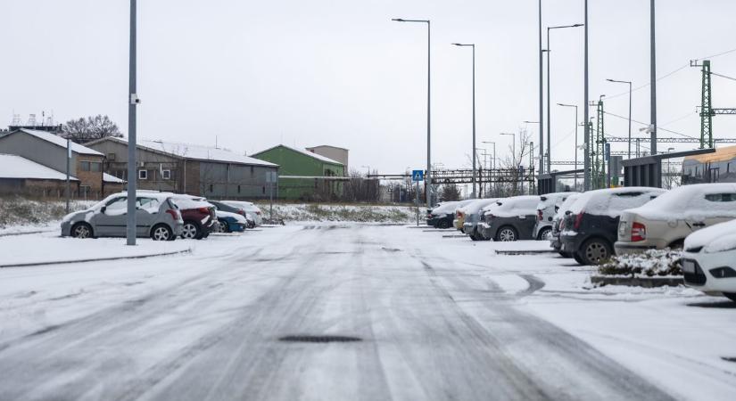 Fotókon és videón a szilveszteri csoda: rég nem ünnepeltünk ilyen havas újévet