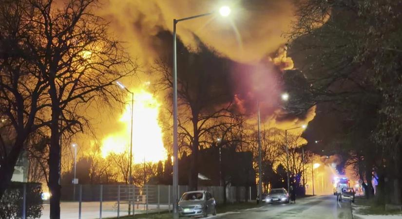 Szilveszteri balesetek: Hatalmas pusztítás egy tűzijáték miatt Mosonmagyaróváron