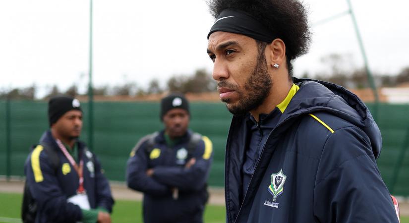 A gaboni kormány felfüggesztette a komplett futballválogatottat, de a balhé nagyját a csapat sztárjával, Aubameyanggal vitették el, miután leszerepeltek az Afrika-kupán