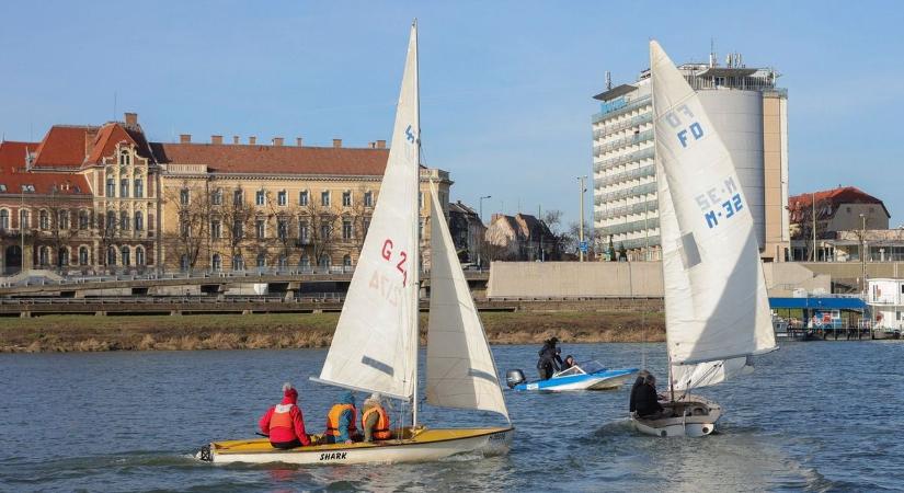 Evezővel indult az év: 89 évesen is vízre szállt Mártika néni Szegeden (galéria, videó)