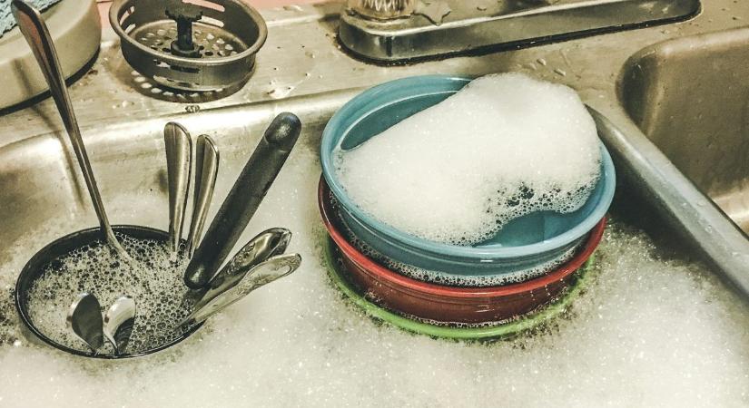 A pszichológia szerint azok, akik hagyják, hogy halomba gyűljenek a mosatlan edények, az alábbi tulajdonságokkal rendelkeznek