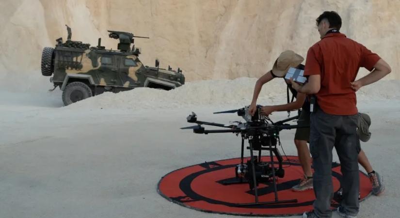 Kiderült, hogy milyen katonai eszközöket loptak el a Sárkányok Kabul felett forgatásán