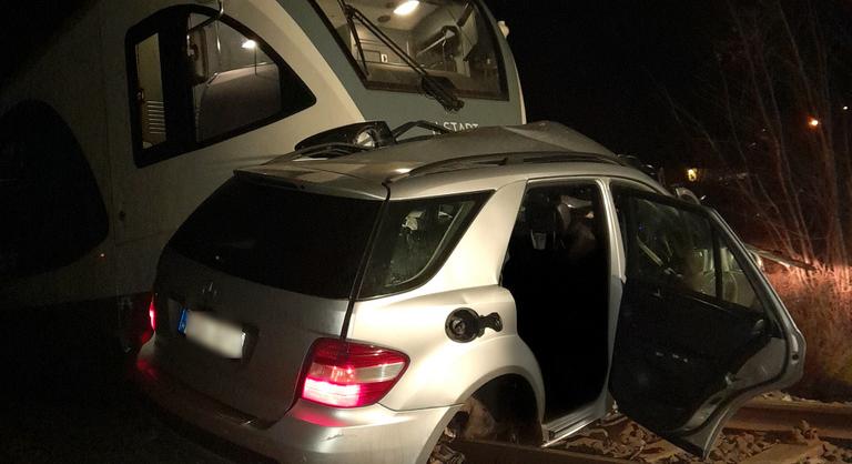 Négyen meghaltak, miután egy vonat és autó ütközött Sátoraljaújhelynél