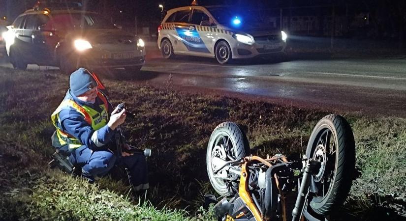 Meghalt a súlyos motorbalesetet szenvedett halasi fiú – fotók, videó