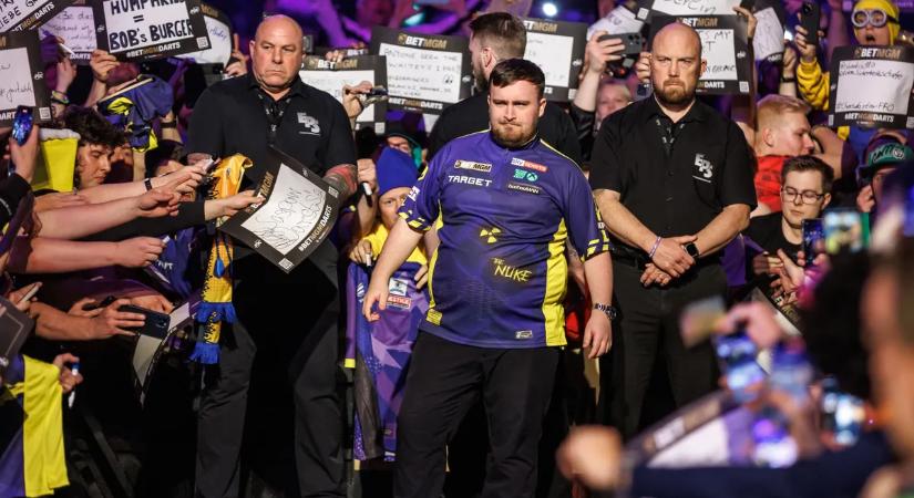 Újévi darts-szenzáció: tönkreverték a világbajnokot a vb-negyeddöntőben