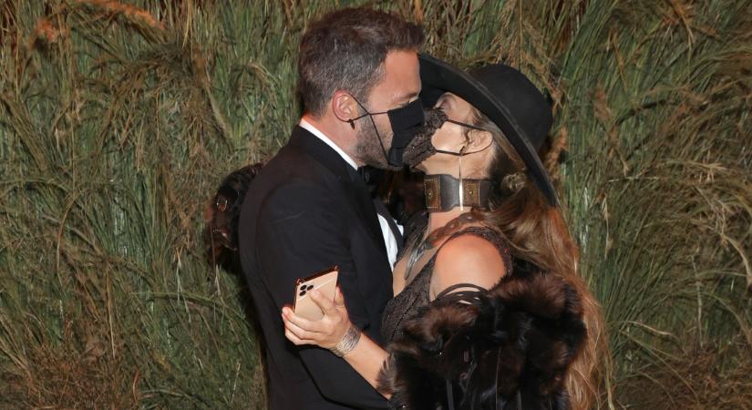 A brutál ciki sztáros fotó, amit lesifotósok örökítettek meg