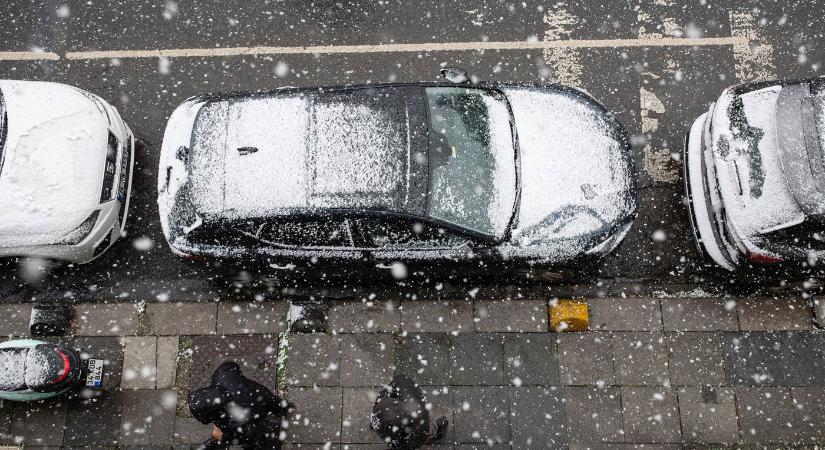 Újabb hózáporok érkeznek, a szakemberek ónos esőre is figyelmeztetnek, ez az országrész lehet gondban