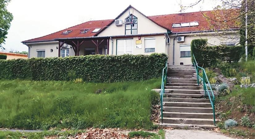 „Ez a hatalom ebből ért” – Párját ritkító ellenállással akadályozták meg egy egri idősotthon vezetőjének leváltását