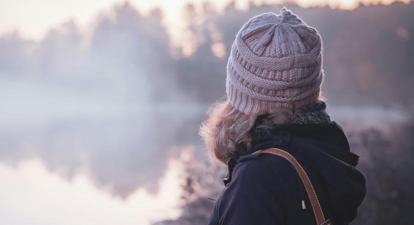 Egyszerű téli szokás, ami komoly fejbőrproblémához vezethet – így kerülheted el