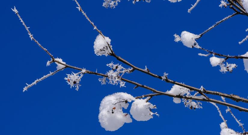Változékony, csapadékos idő várható, délen eső, keleten havazás is előfordulhat