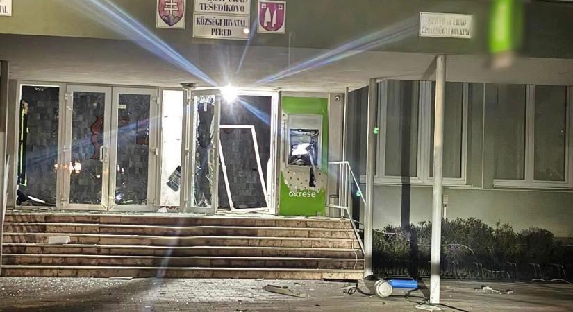 Elfogták a Pereden bankautomatát robbantó bűnözőket