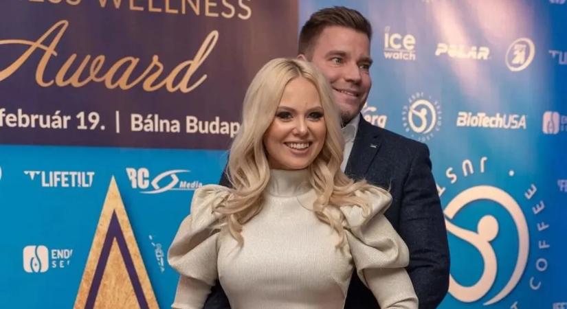 Vadító képpel indította az évet a nagykövet asszony