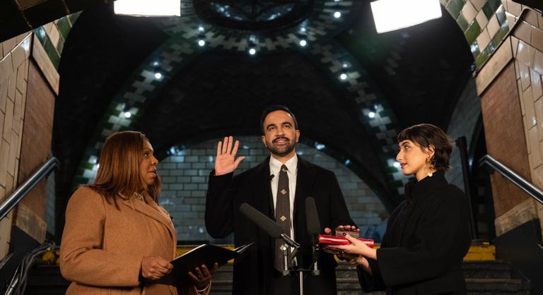 A Koránra esküdött fel Zohran Mamdani, New York új polgármestere