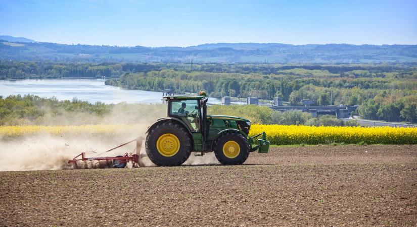 Csökkennek az adó- és adminisztrációs terhek, erősödik a gazdák versenyképessége