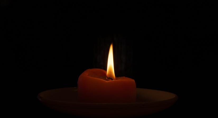 Holtan találták Tommy Lee Jones lányát egy hotelszobában