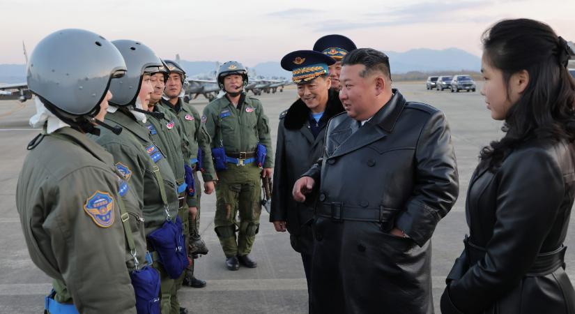 Helytállásra buzdította az oroszok oldalán harcoló észak-koreai katonákat Kim Dzsongun