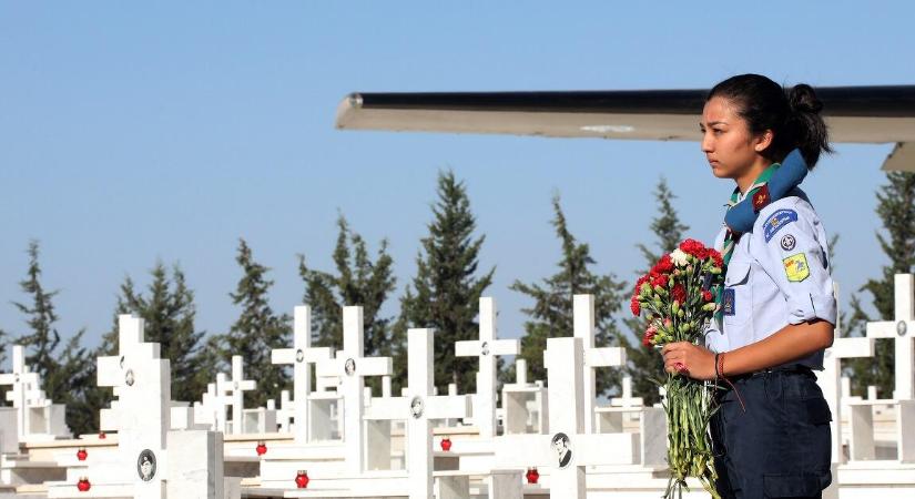 Kettéosztott ország veszi át az Európai Tanács soros elnöki posztját