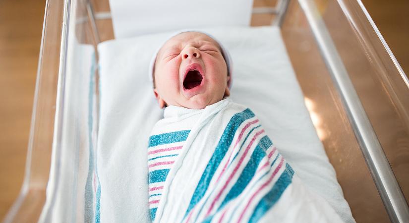 Kína több gyereket akar, megadóztatja az óvszereket és a fogamzásgátlókat