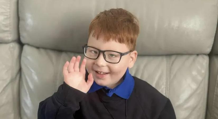 "Az egész világom darabokra hullott" - Összeomlott a család a diagnózistól: gyógyíthatatlan betegségben szenved a kisfiuk