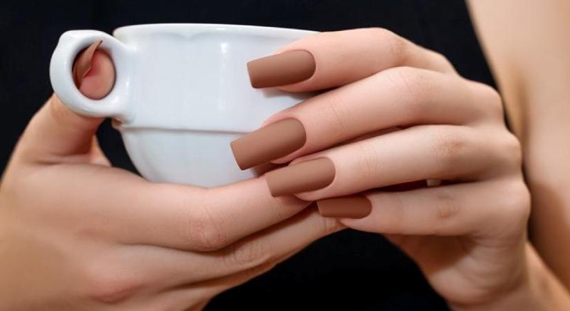 Gyakran letörnek a körmeid? Akkor valószínűleg kihagyod ezt a fontos lépést a napi rutinodból