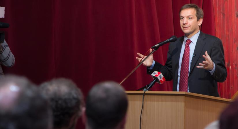 Bajnai Gordon: fordulóponthoz érkezett a gazdaság, és a politika is