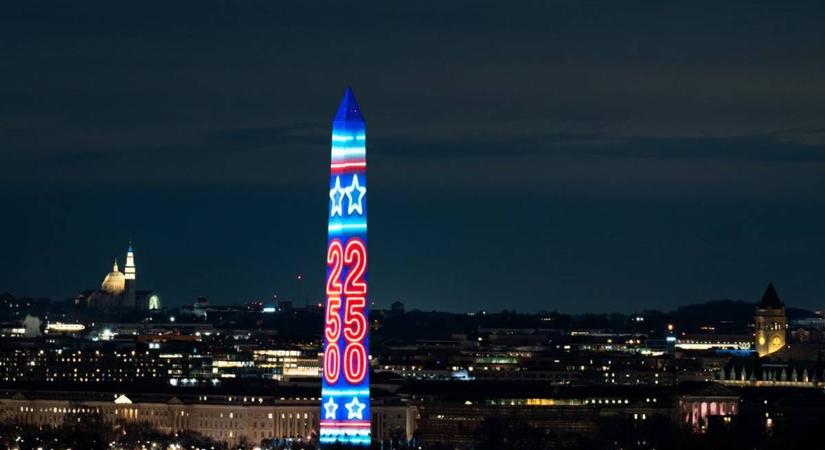 Washingtonban óriás fényjátékkal kezdődött el az Egyesült Államok 250 éves fennállásának hivatalos ünnepségsorozata