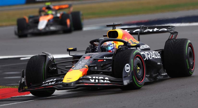 Verstappen töltötte a legtöbb kört az élen 2025-ben, mégsem lett világbajnok