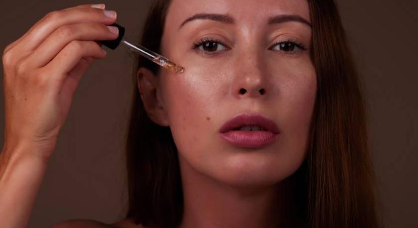 3 csepp ebből az olajból csodát tesz a bőrrel: ruganyosabb és puhább lesz tőle