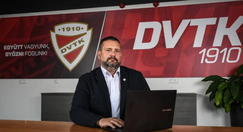 DVTK: tisztelik a szurkolókat, de Radenkovics marad a vezetőedző
