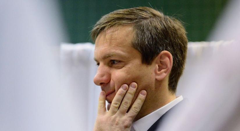 Nagy Ervin nem véletlenül várta vissza: a HVG előhúzta a kalapból a baloldali megszorítóbajnokot