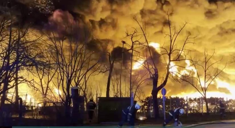 Rakéta okozhatott óriási tüzet Mosonmagyaróváron