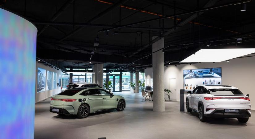 Még be se indult a szegedi BYD-gyár, a németek már vesztésre állnak: Kína elárasztotta elektromos autókkal Európát – ezeket a modelleket veszik, mint a cukrot