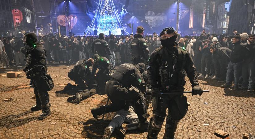 Európa-szerte tombolt az erőszak szilveszterkor. Rendőrökre, mentősökre támadtak Németországban, Hollandiában, Belgiumban