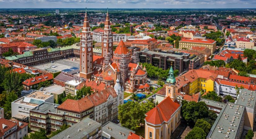 Öntsünk tiszta vizet a pohárba: Szeged vagy Szöged?