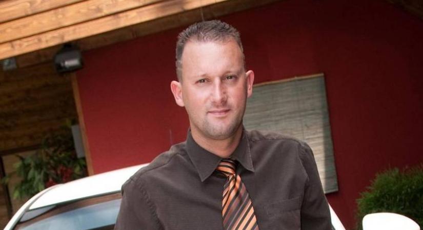 Ő Alexosz ritkán látott öccse: Tiborral kívül-belül egyformák