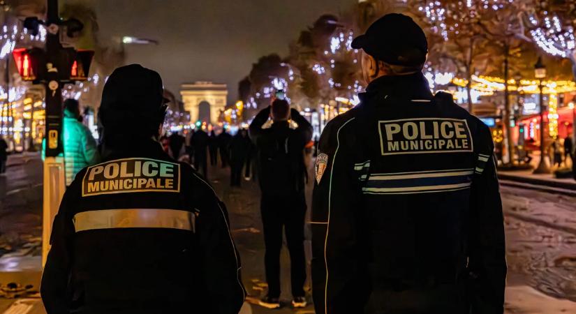 Zavargások ünneplés helyett: több mint ezer autót gyújtottak fel Franciaországban szilveszterkor – videó