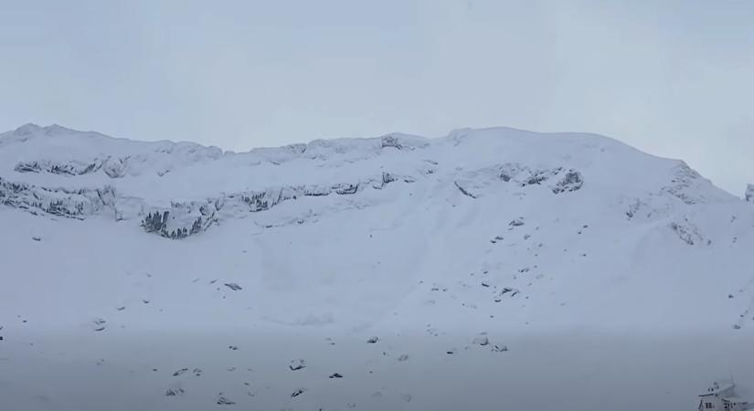 Lavinát indítottak el síelők a Fogarasi-havasokban