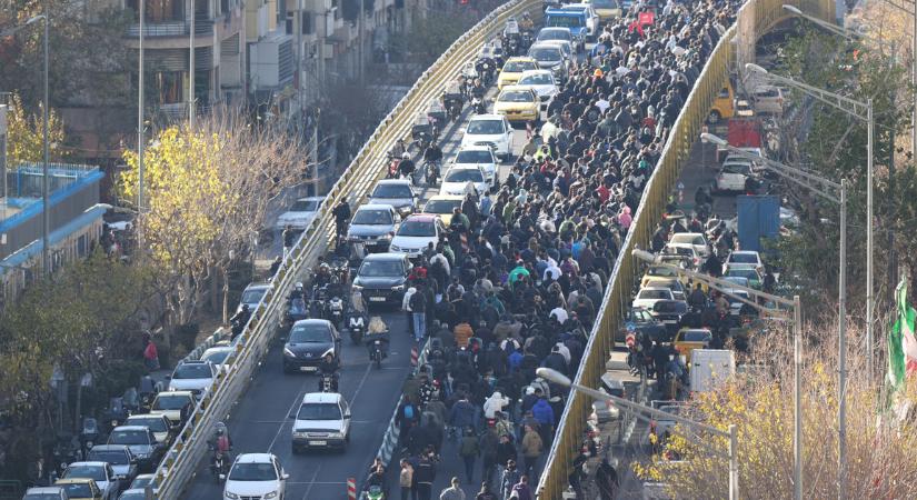 Ultimátumot adott Donald Trump Iránnak, kész katonákat küldeni a Közel-Keletre