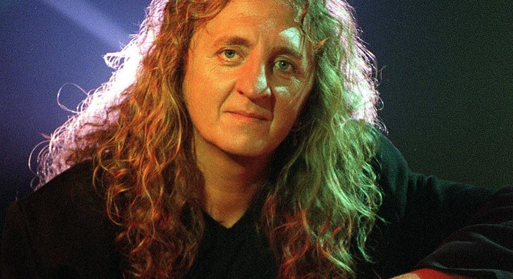 Megosztó volt, de megkerülhetetlen – huszonöt éve hunyt el Zámbó Jimmy