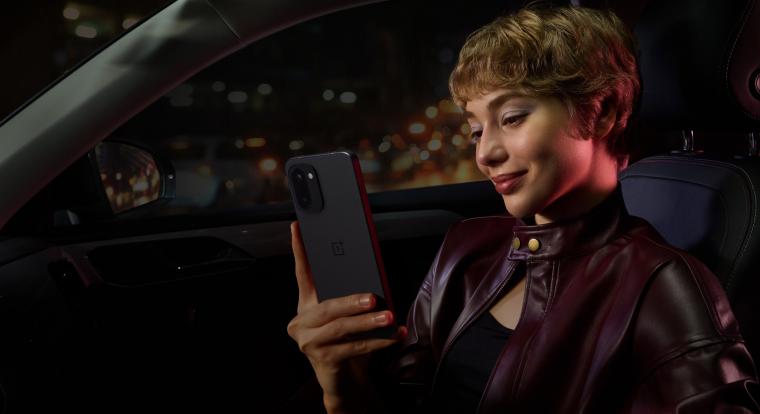 A OnePlus 16 lehet az első, 200 Hz feletti kijelzővel rendelkező mobil