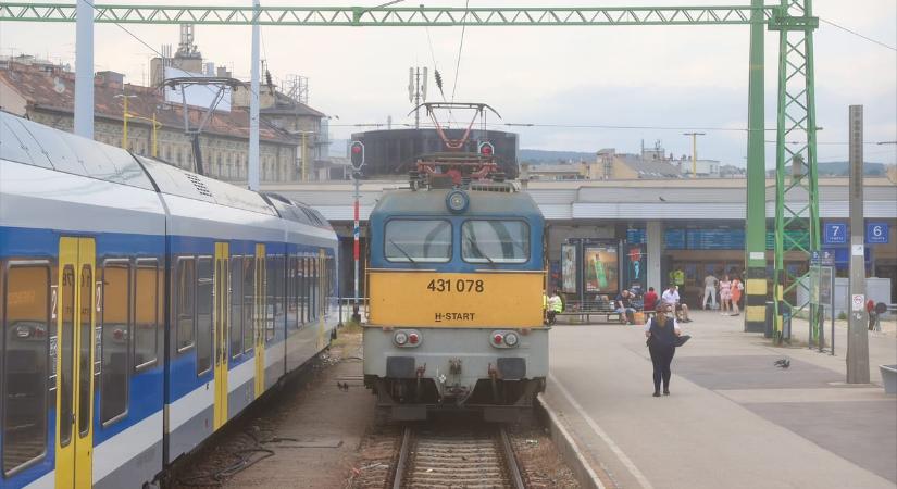 Kisiklott egy mozdony a Déli pályaudvaron